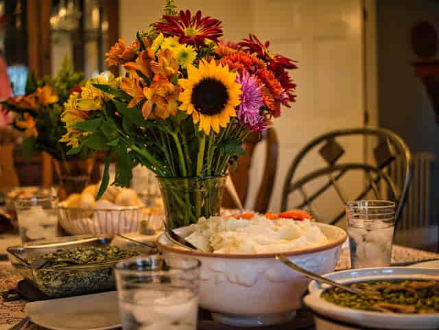 A Sustainable Thanksgiving doesn't Include Paper plates and Plastic Cups,